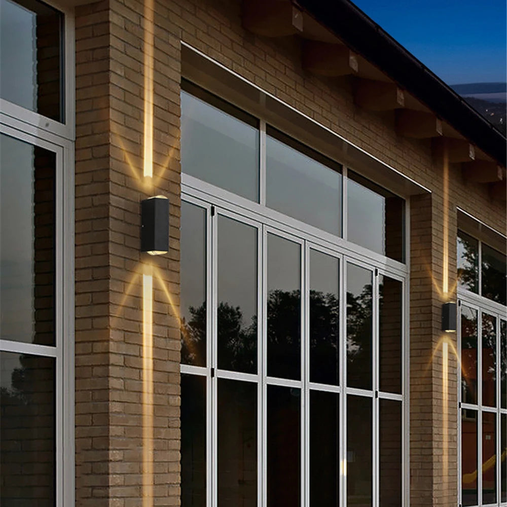 LumiGlow Outdoor Wall Light – Atmospheric and Weather-Resistant Illumination