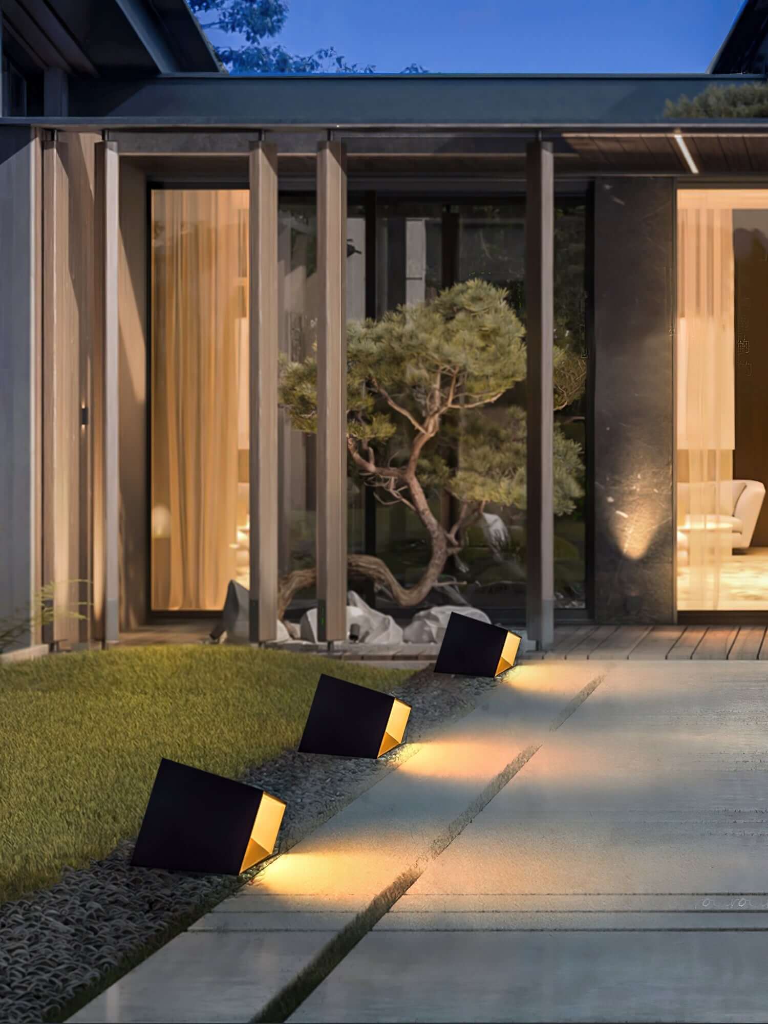 Cube-Shaped Solar Garden Lamp