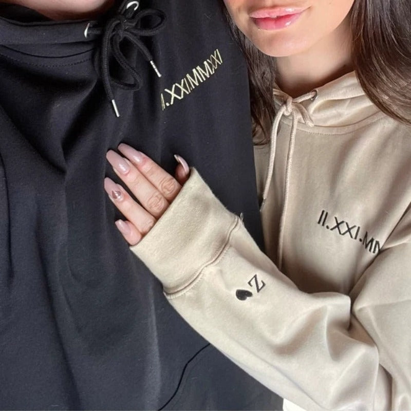 BondEssence Premium Couple Hoodie | Customized Romantic Sweatshirt with Roman Date