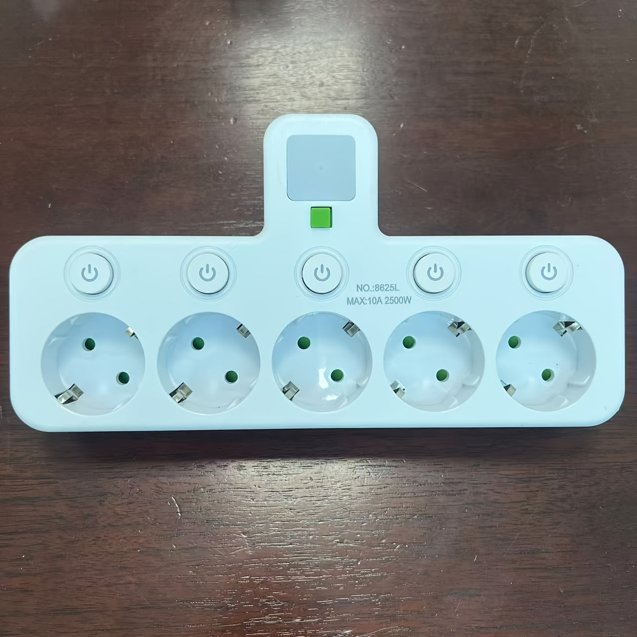 Smart Power Strip with 5 Outlets – Safe and Controllable Use