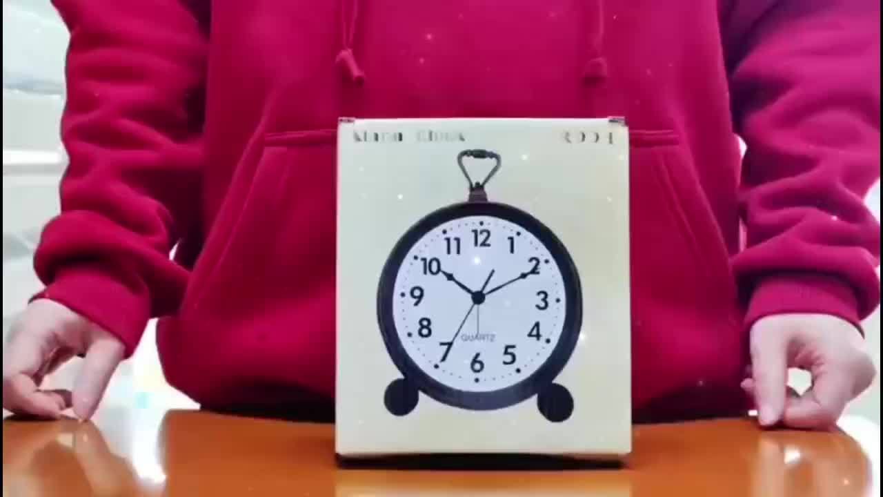 Retro Metal Alarm Clock with Silent Movement – Classic Table Size for Bedroom or Desk