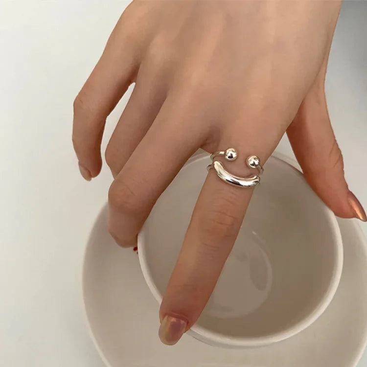 Smiley Adjustable Ring – Mila