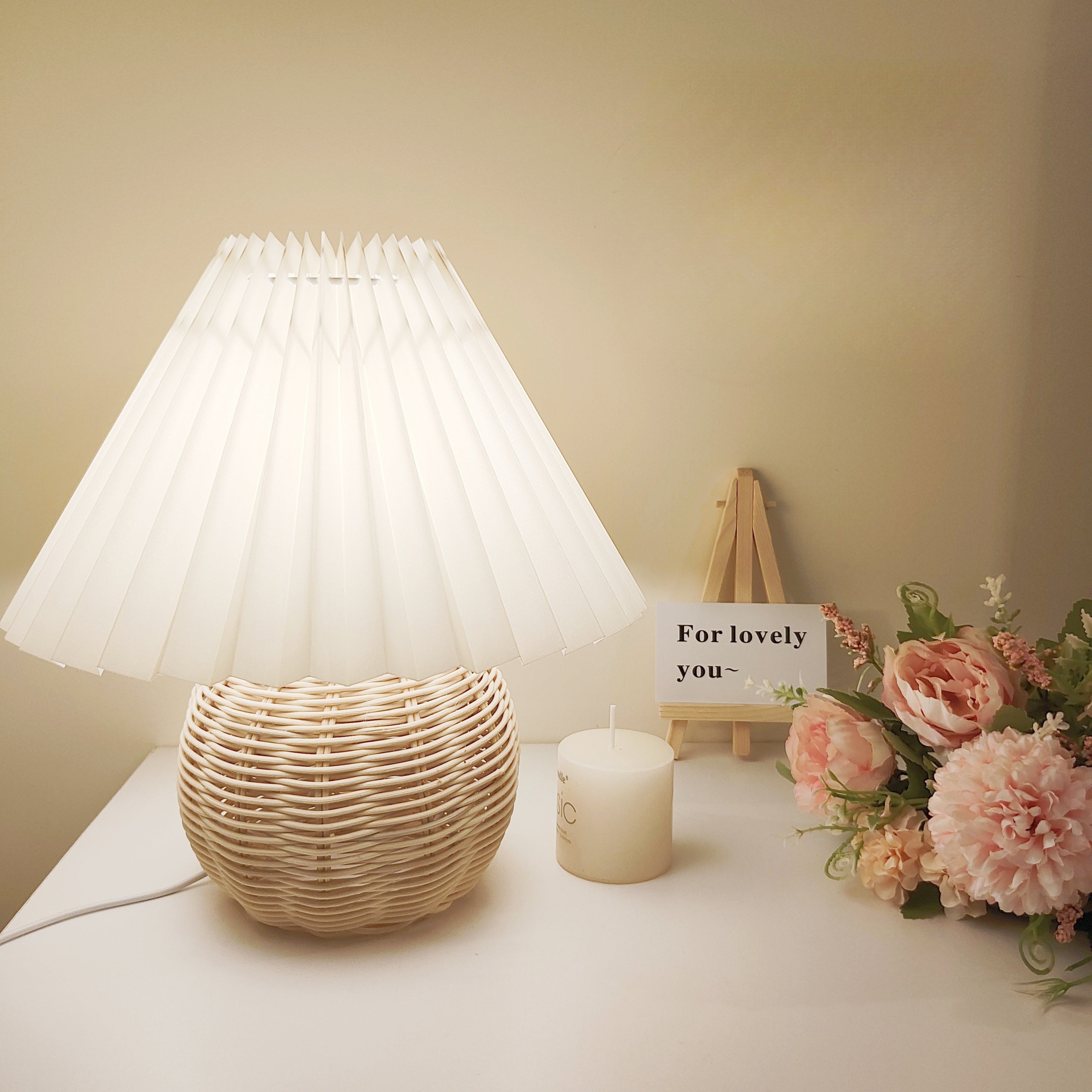 Bamboo Woven Table Lamp - Atmospheric and Refined Design