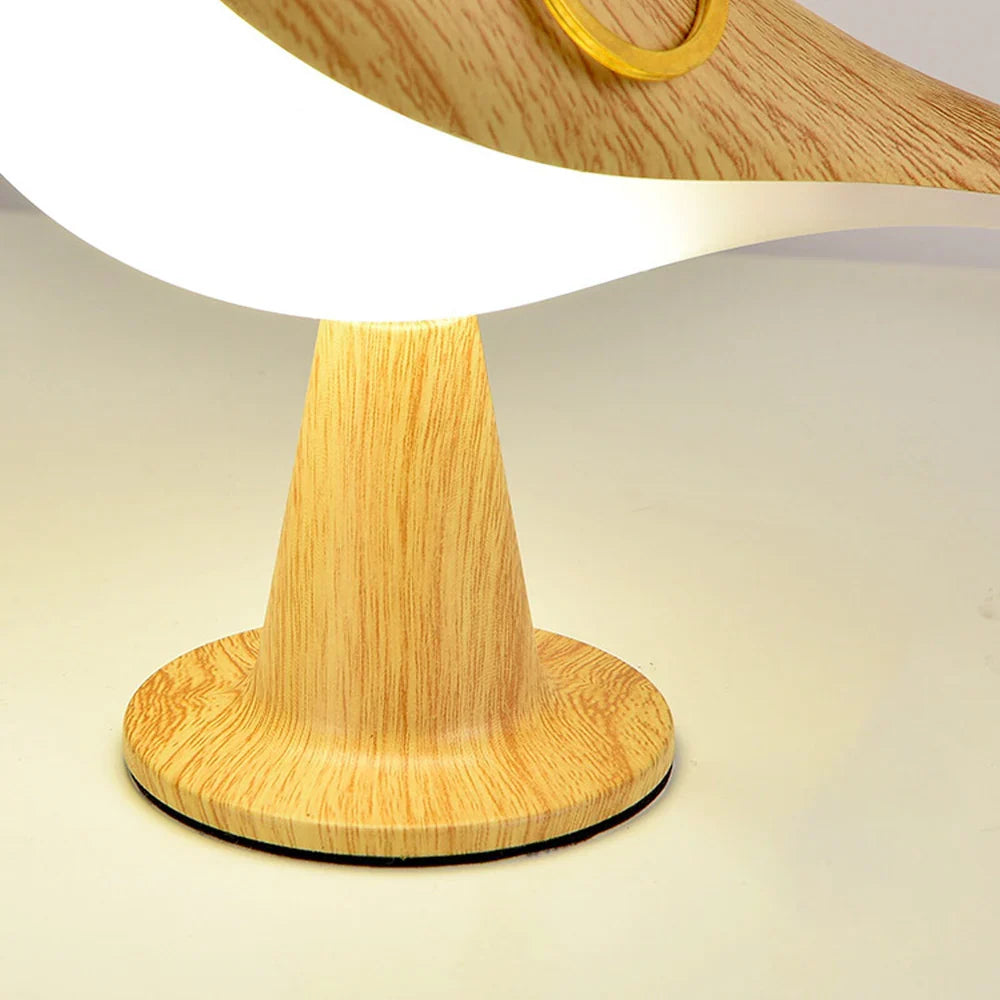 Aviara - Elegant Bird-Shaped Wall Lamp with Wood
