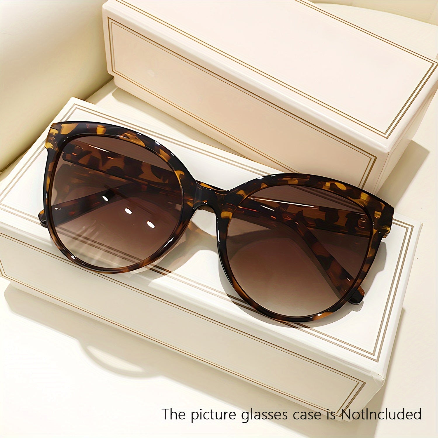 Luxe Cat-Eye Sunglasses for Women – Oversized and Stylish for Sunny Days