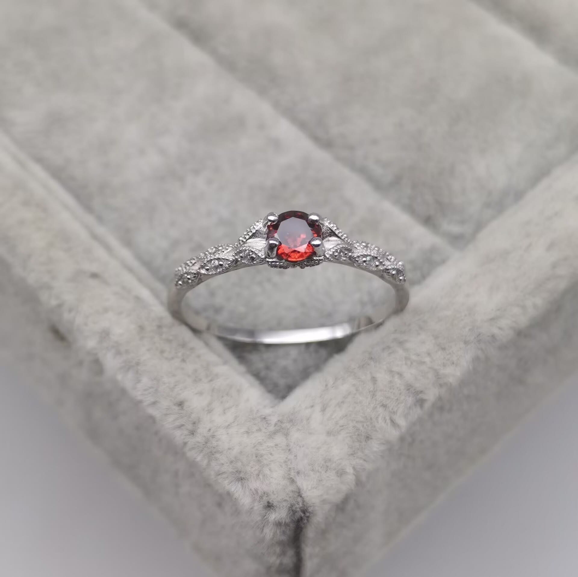 Minimalist Amethyst & Zirconia Ring – Nova