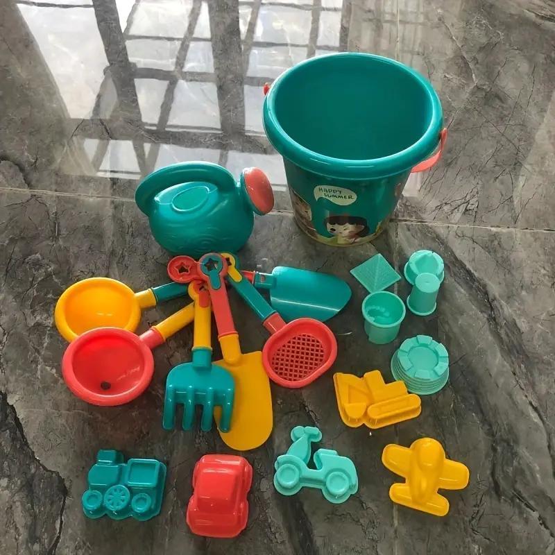 18-Piece Beach and Snow Toy Set – Complete with Bucket, Spade, and Fun Tools for Creative Play