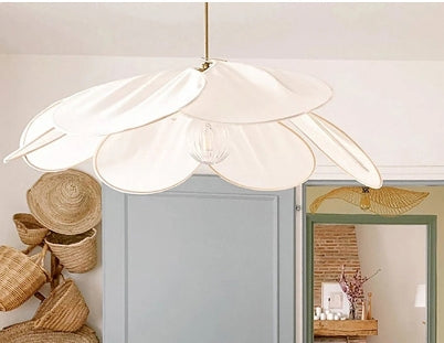 Stylish Flower-Shaped Pendant Light - Petalume