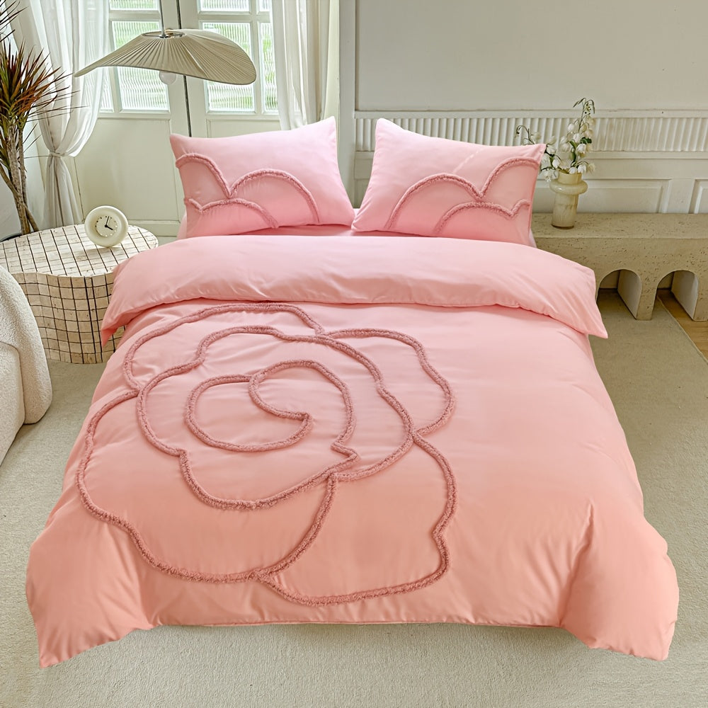 Tufted Bedding Set – Bedspread and Pillowcases with Large Flower Design