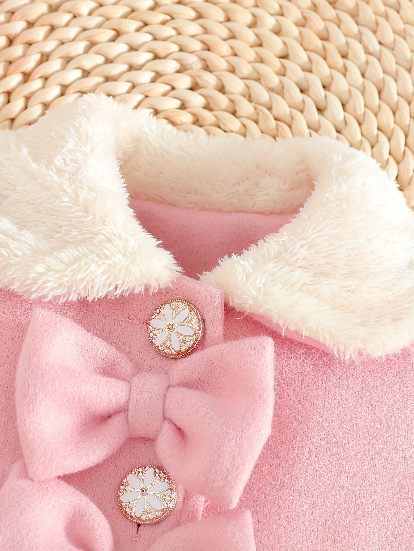Lotte Winter Coat for Children - Elegant with Bow and Plush Collar for Cold Days