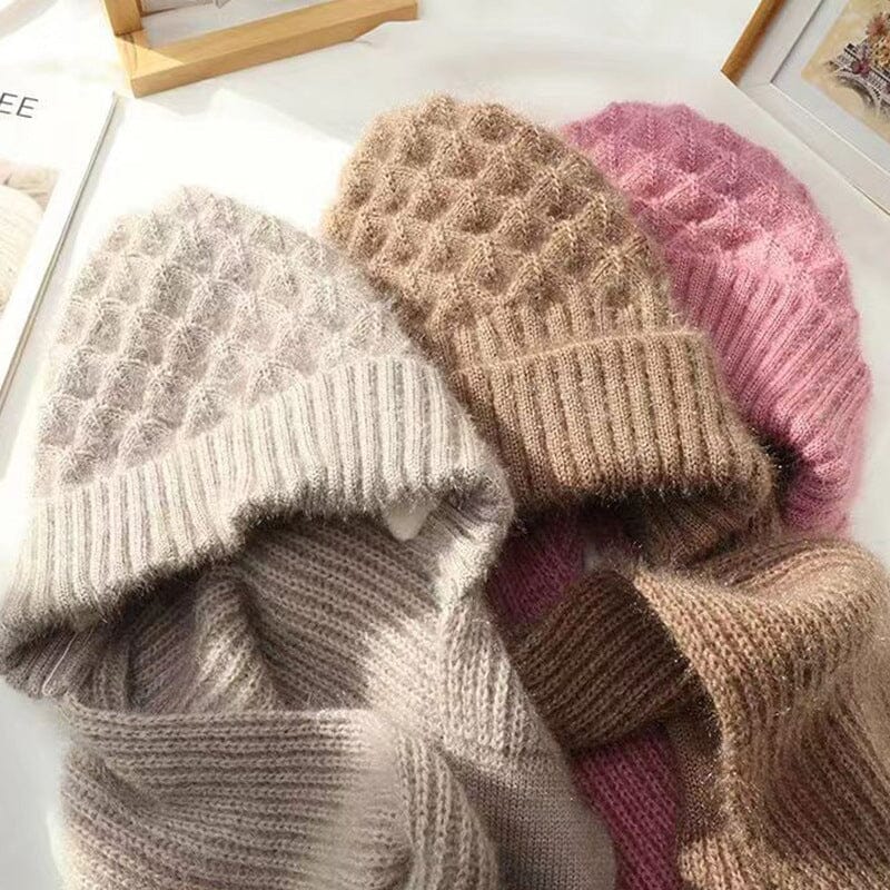 Knitted Winter Hat with Integrated Scarf – 2-in-1 Design