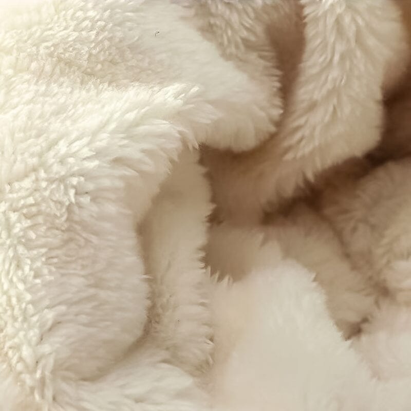 Knitted Winter Hat with Integrated Scarf – 2-in-1 Design