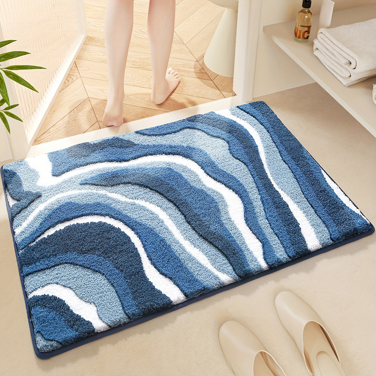 Geometric Bathroom Rug – Absorbent and Soft with Non-Slip Backing
