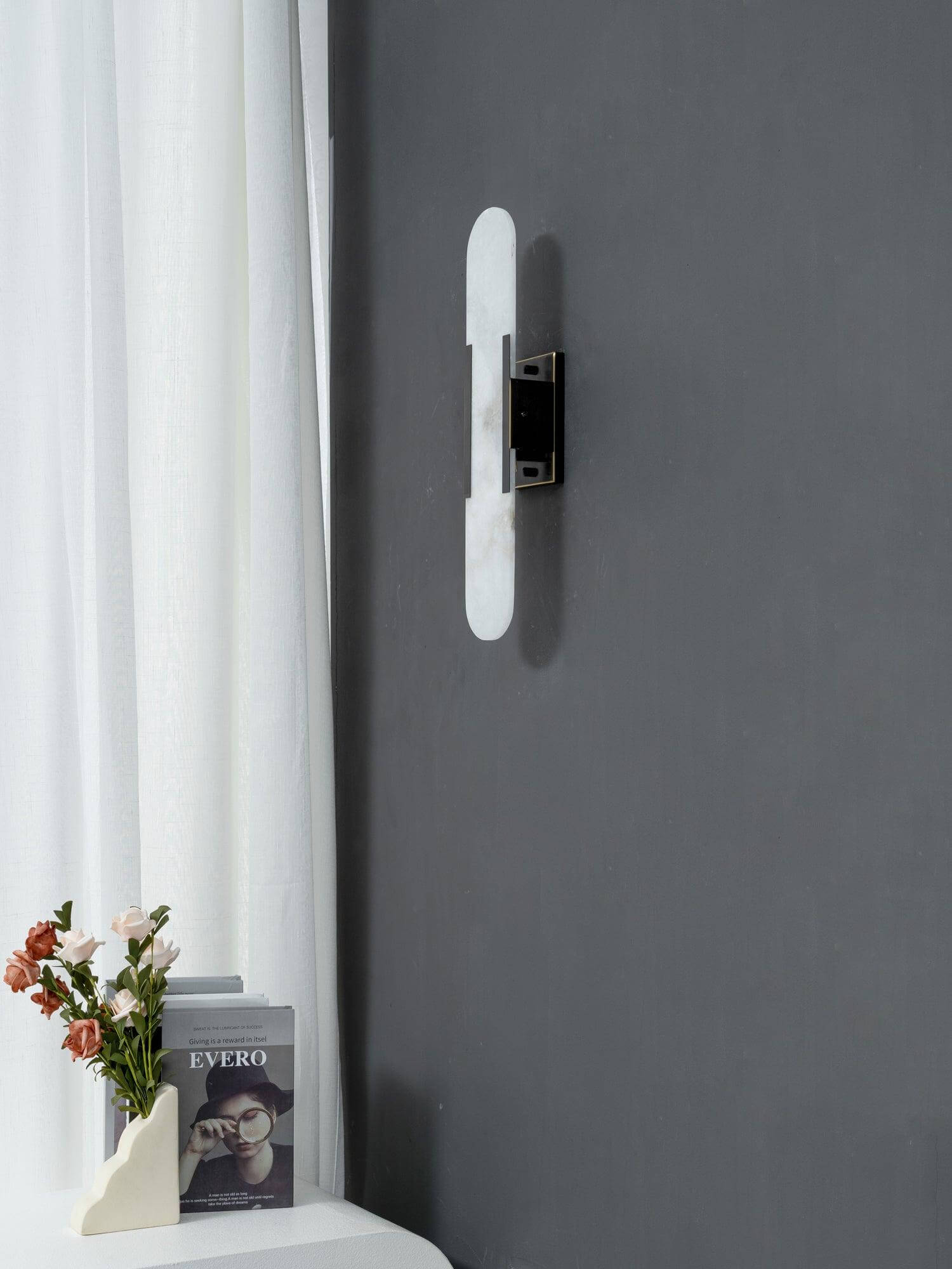 Modern Wall Lamp - Alabaster & Metal