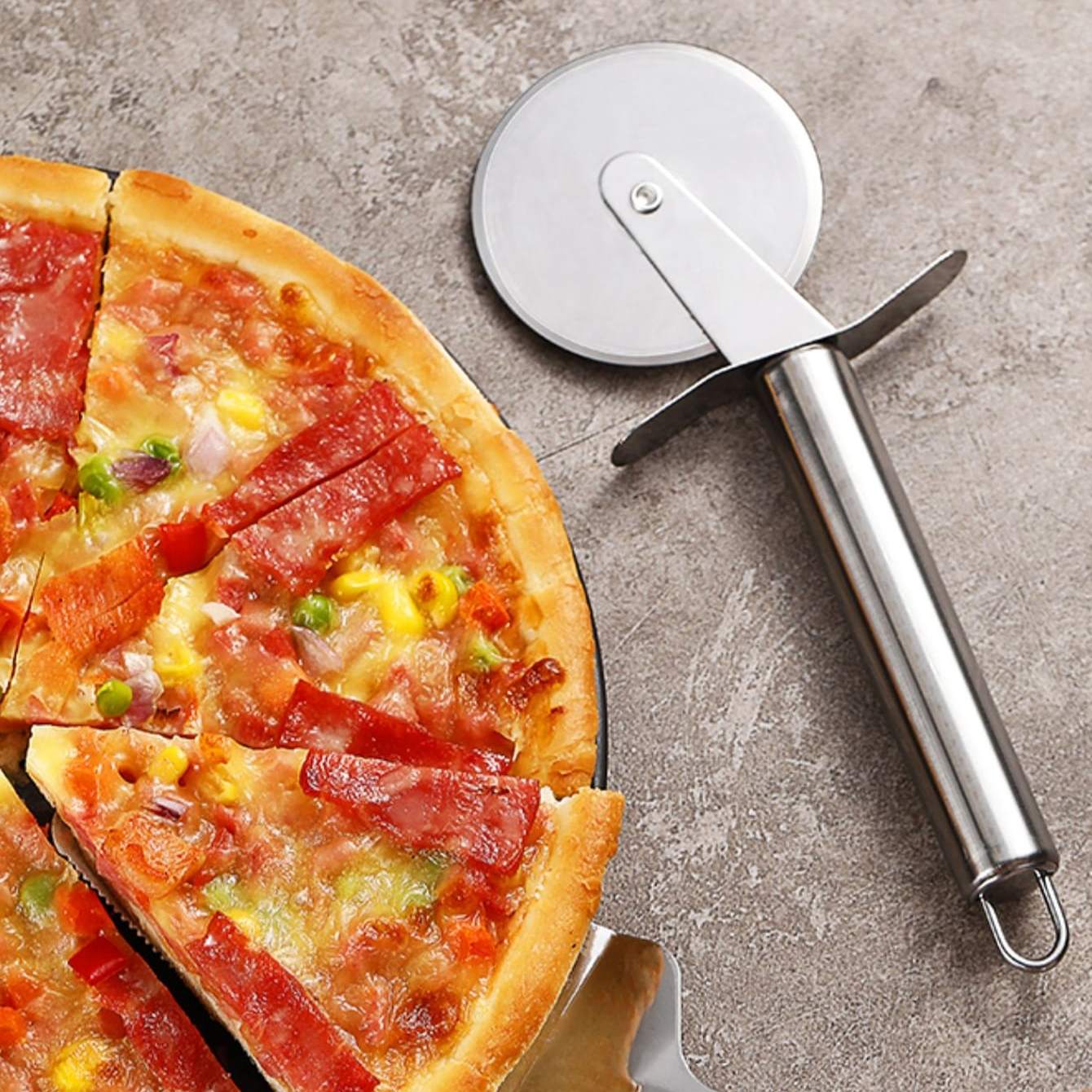 Stainless Steel Pizza Cutter – Efficient and Stylish Kitchen Tool for Perfect Slices