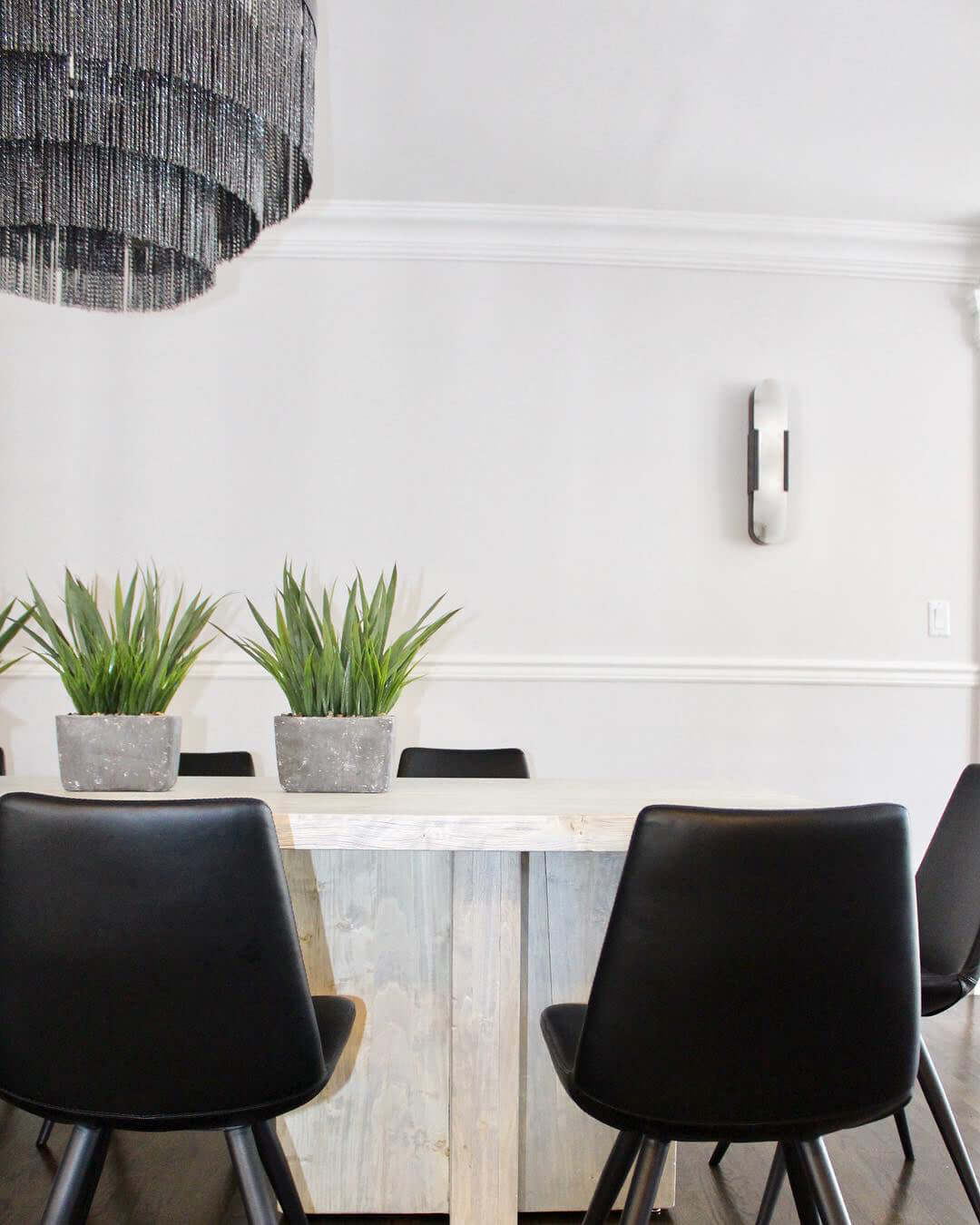 Modern Wall Lamp - Alabaster & Metal