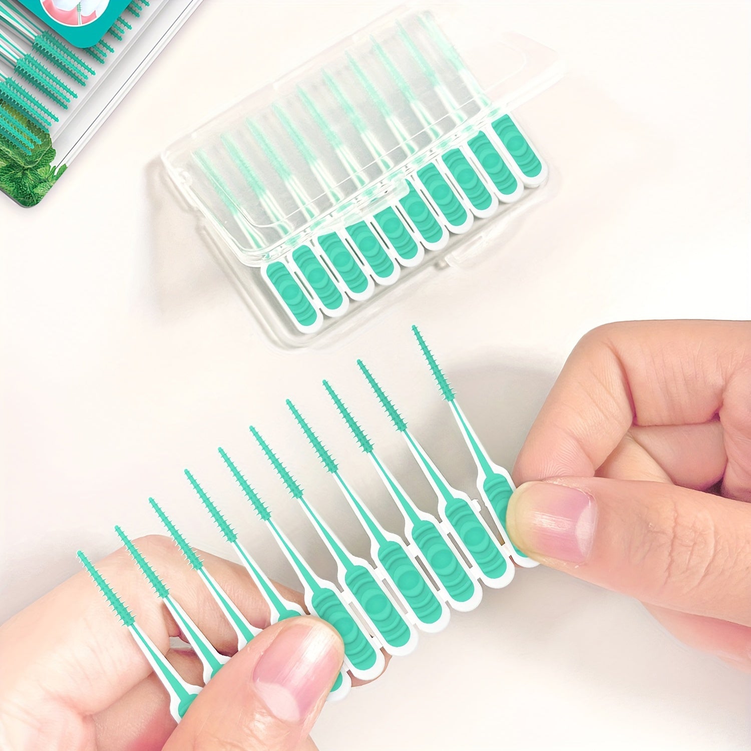 Soft Interdental Toothpicks – Mint Freshened and Ergonomically Designed