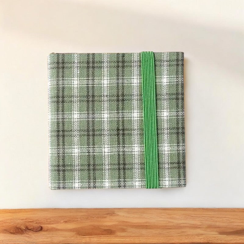 Compact ArtPod Watercolour Set for Creativity on the Go