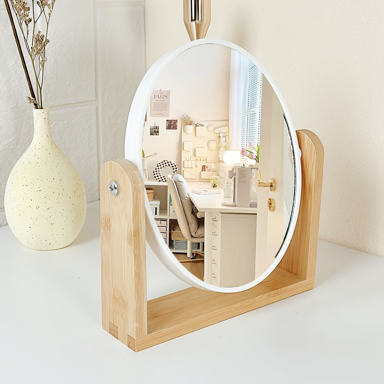Stylish Double-Sided Make-Up Mirror – Practical and Atmospheric