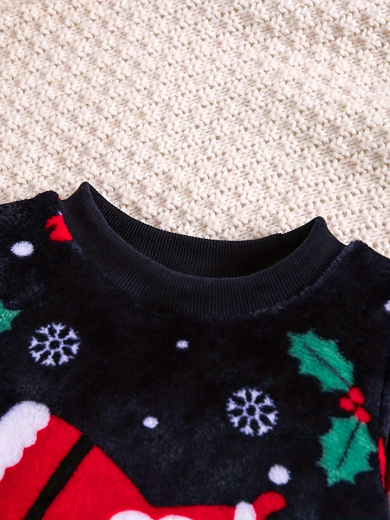 Cute Christmas Flannel Set - For a Festive Look for Your Child