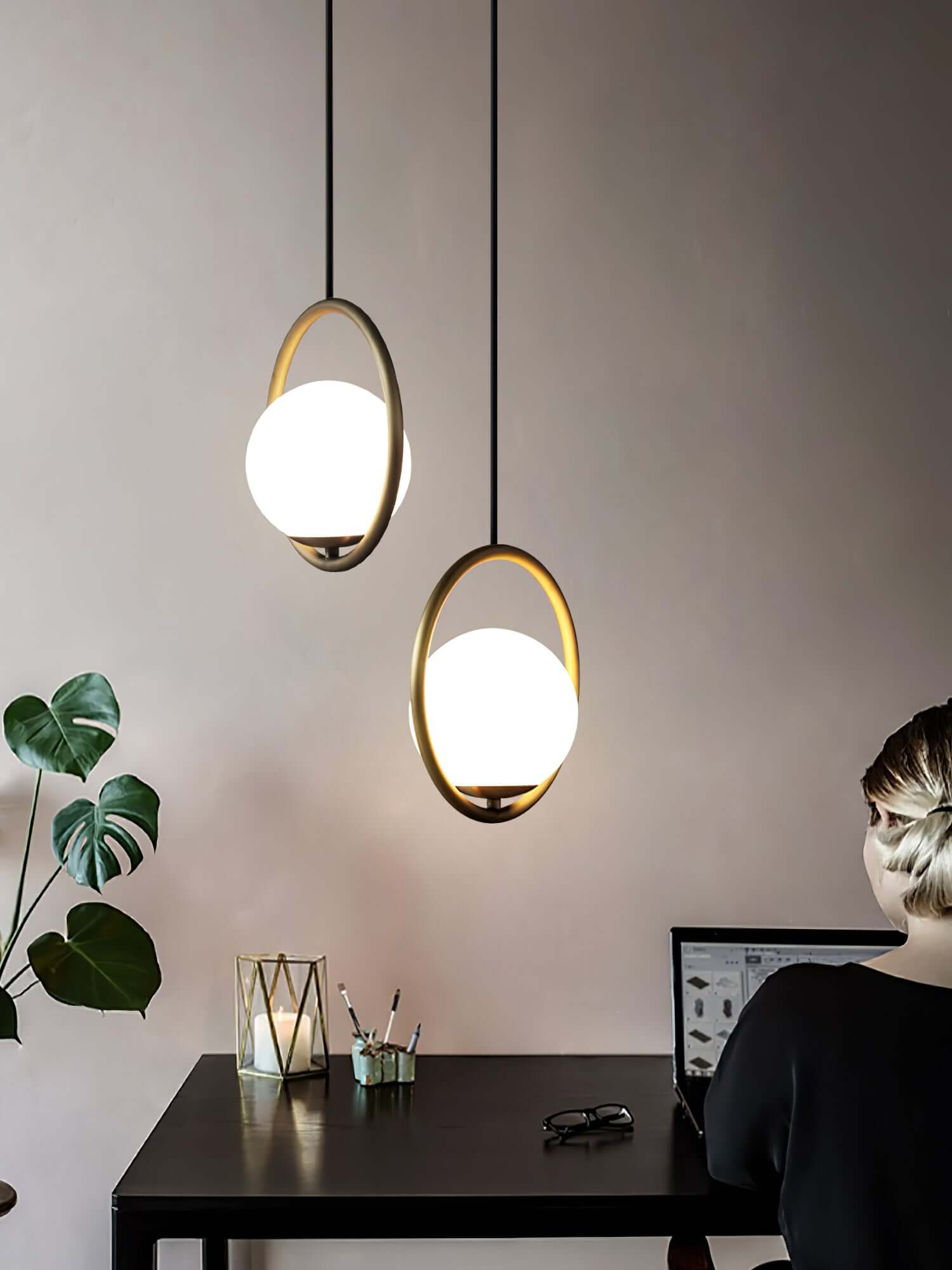 Modern Pendant Light - Elegant & Stylish Design