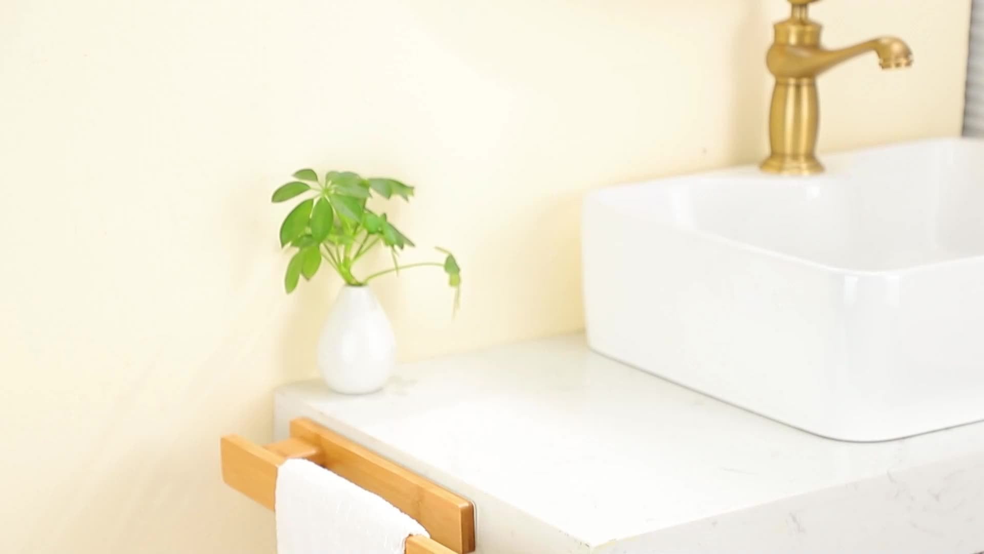 Modern Wooden Towel Holder – Elegant Wall Mounting Without Tools