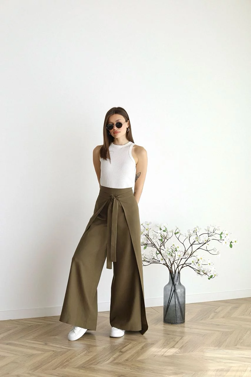 Nuvano | Wide Crop Trousers for Women | High-Waisted Trousers with Wide Legs and Elegant Design