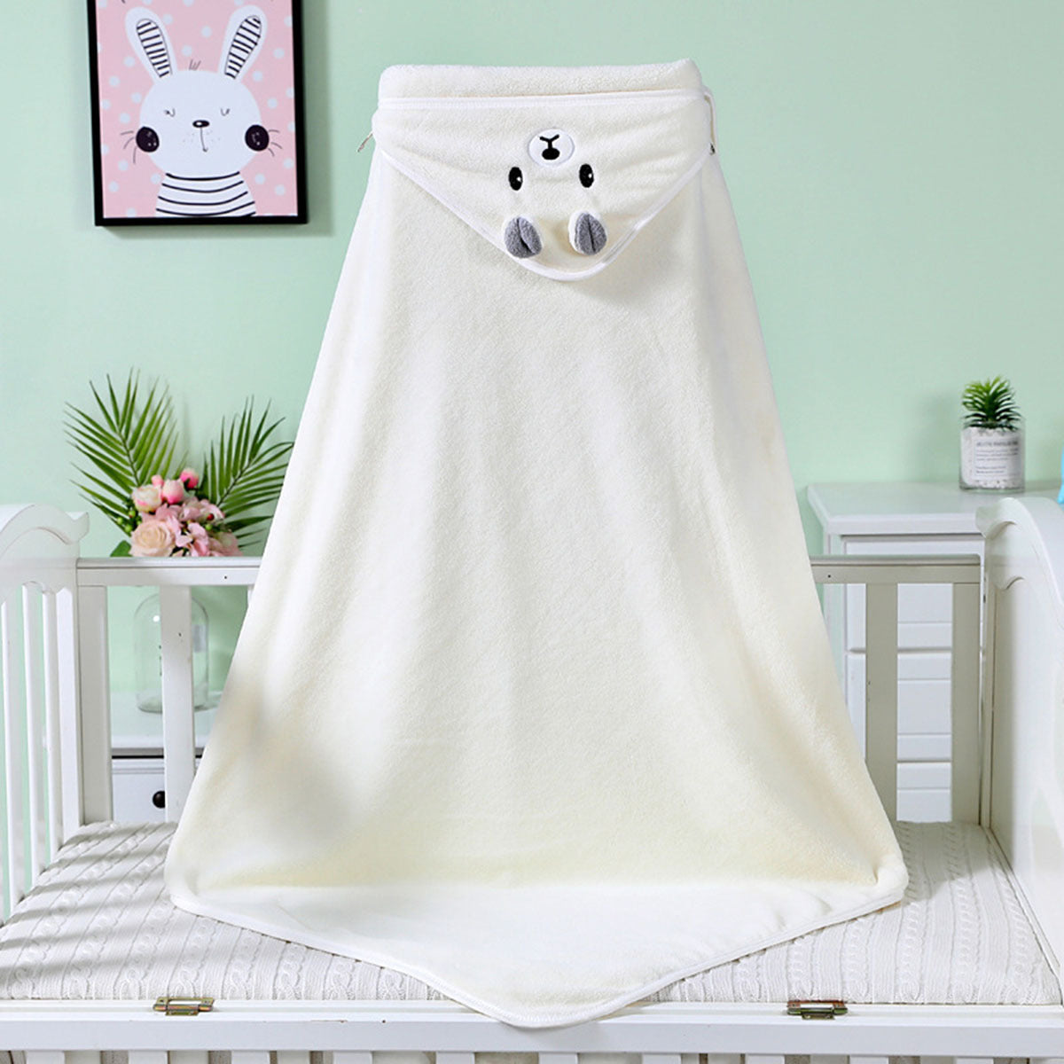 Cute Children's Bath Towel - For Bathtime Fun with a Cuddly Hood