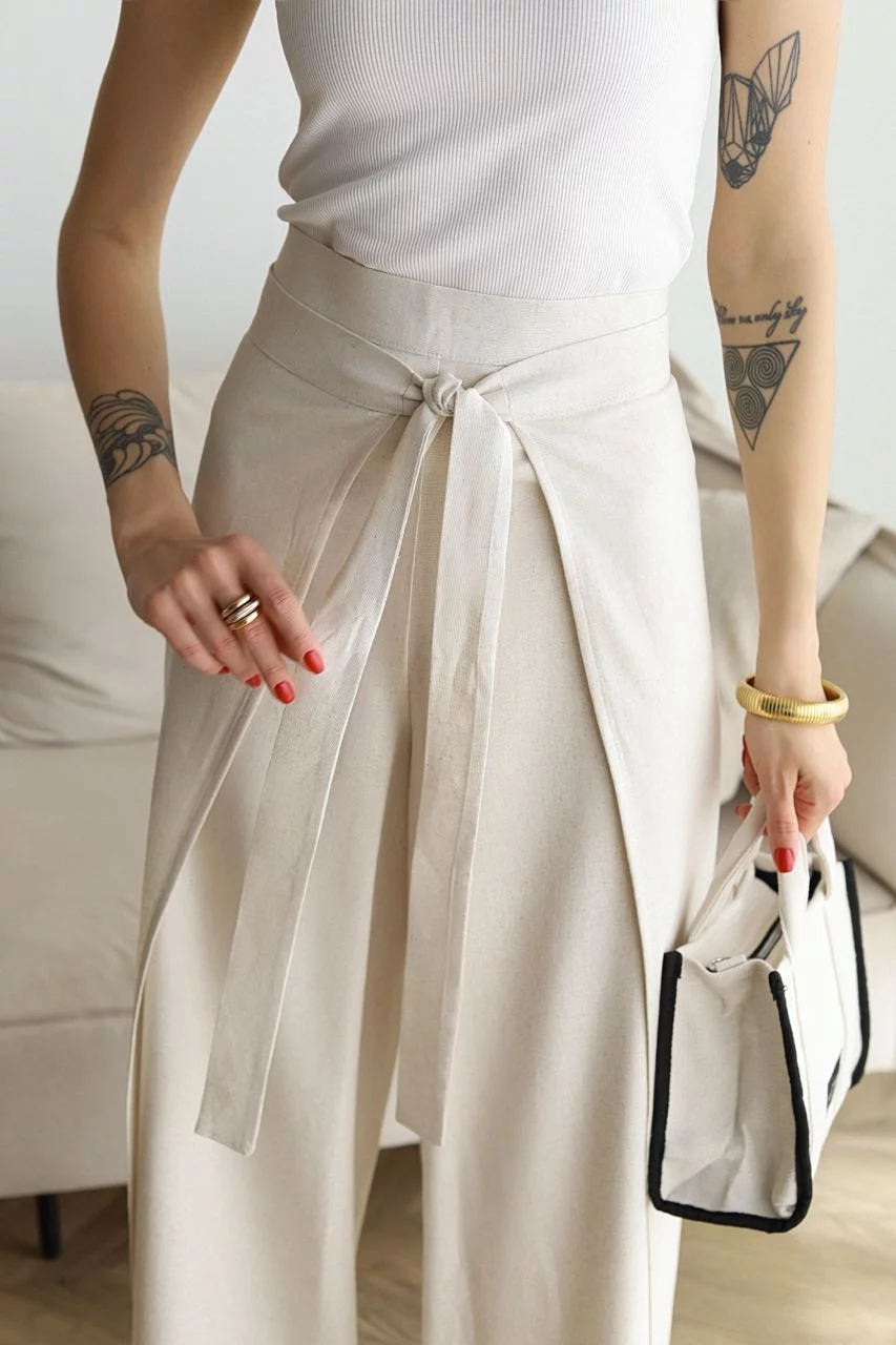 Nuvano | Wide Crop Trousers for Women | High-Waisted Trousers with Wide Legs and Elegant Design