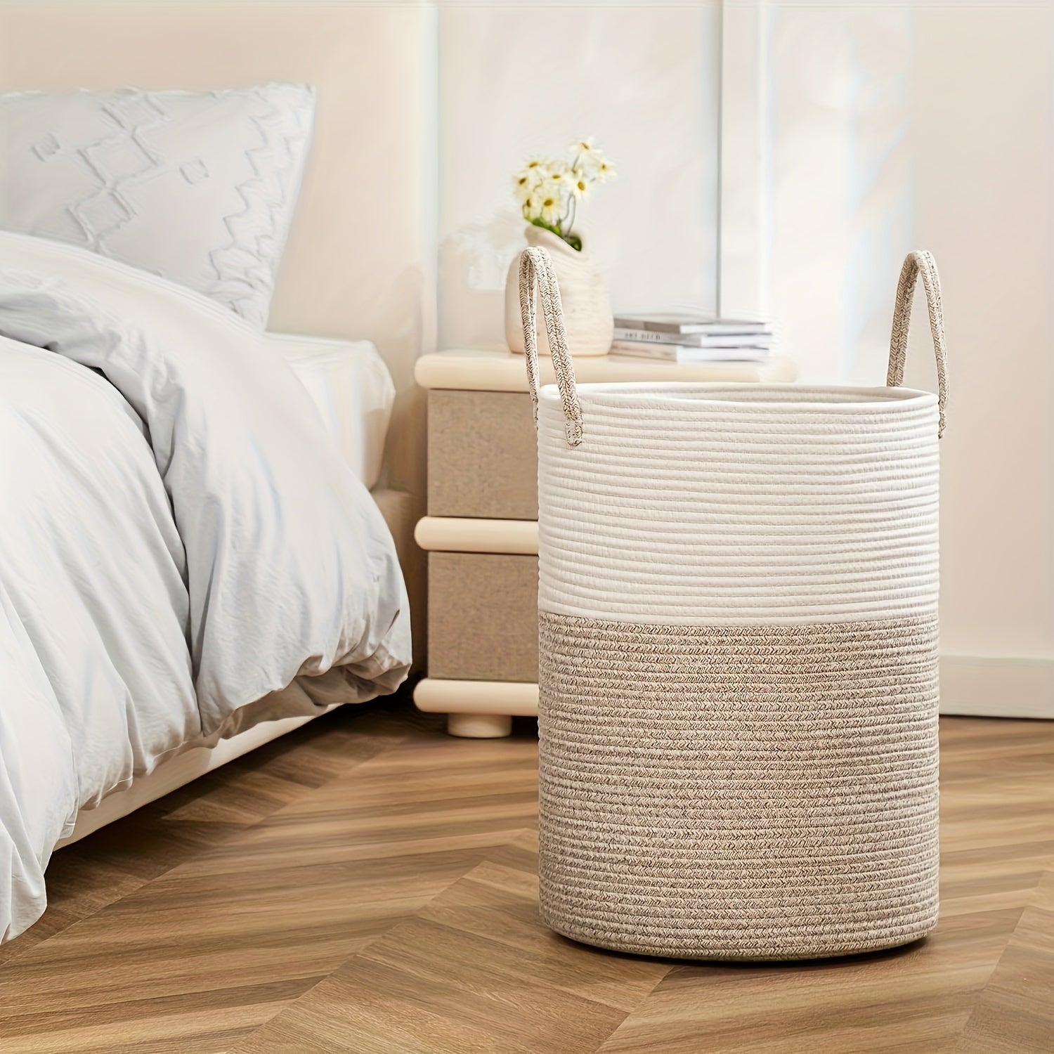 Stylish Two-Tone Laundry Basket - Space for More, Convenient and Durable