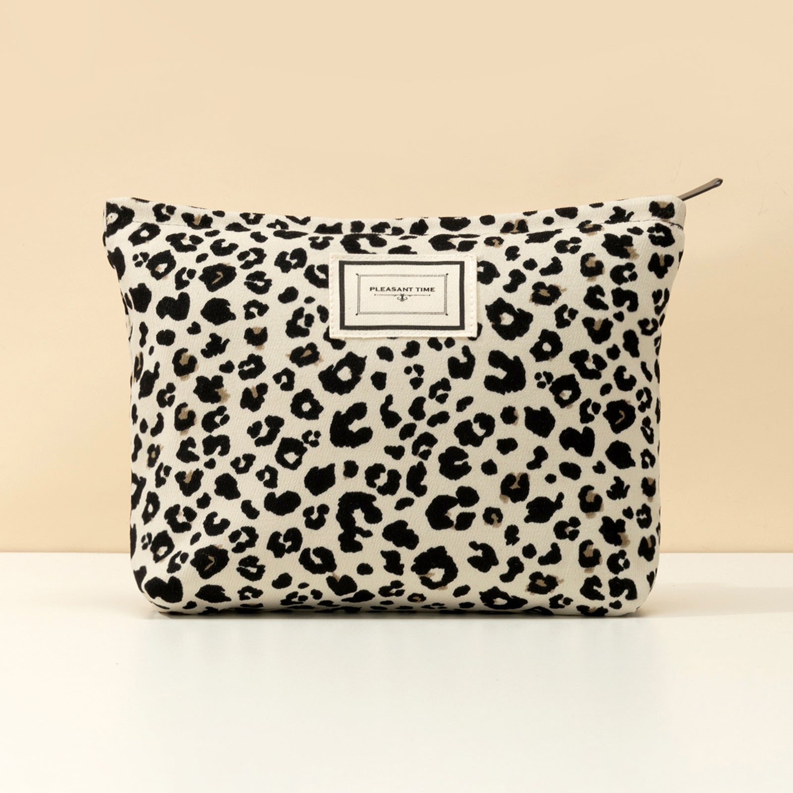 Chic Leopard Make-up Bag – Compact and Functional