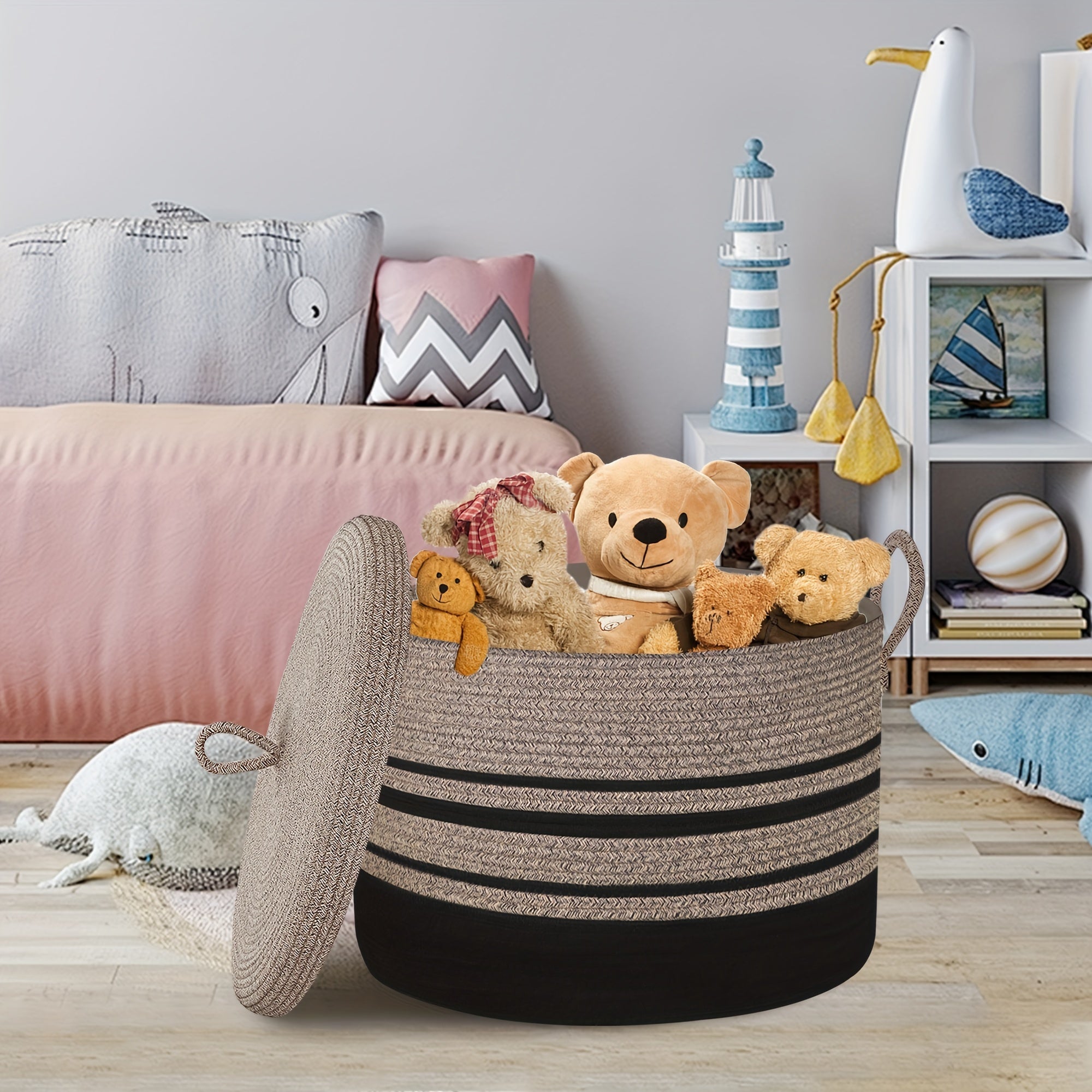 Classic Woven Storage Basket with Lid - Stylish Solution for Your Belongings