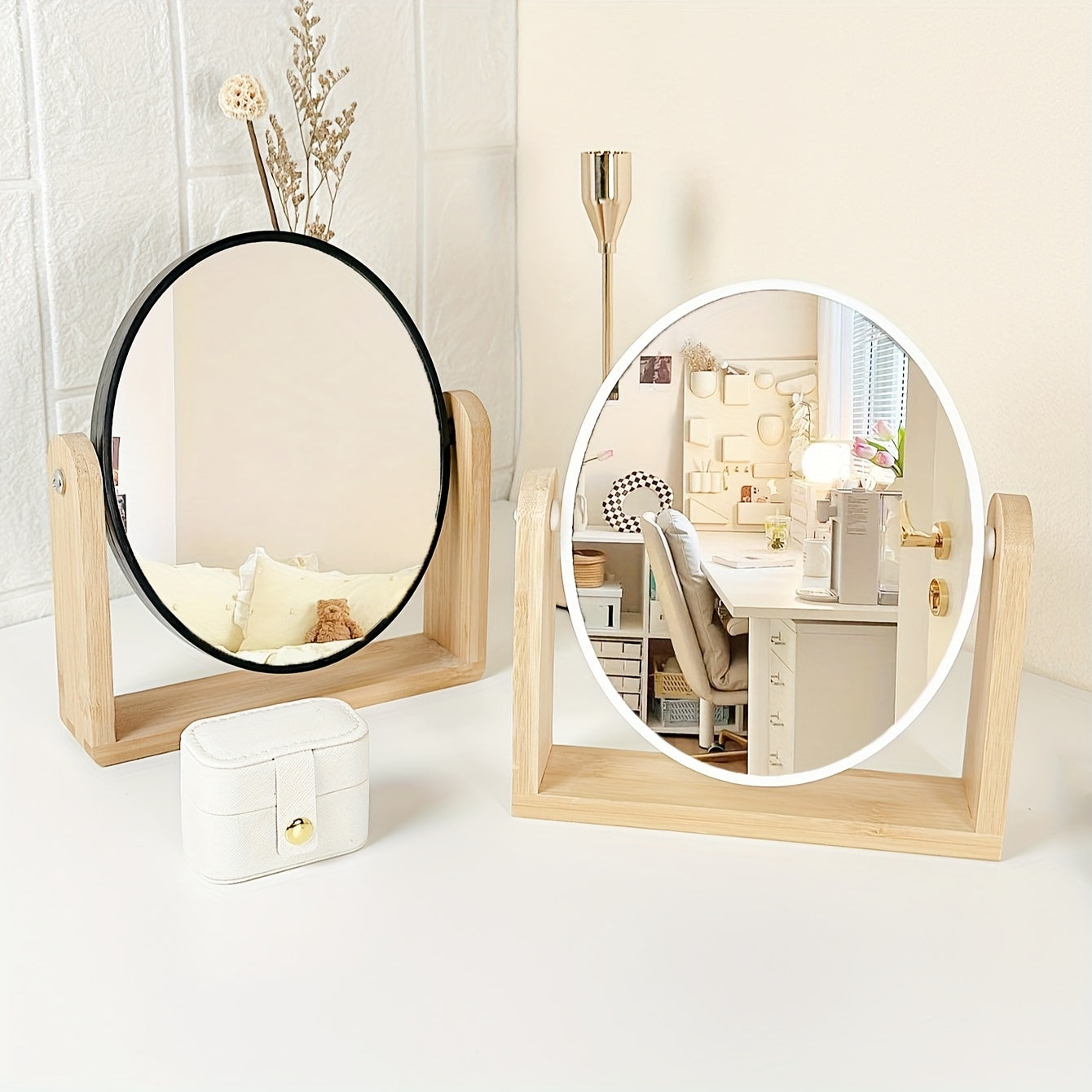 Stylish Double-Sided Make-Up Mirror – Practical and Atmospheric