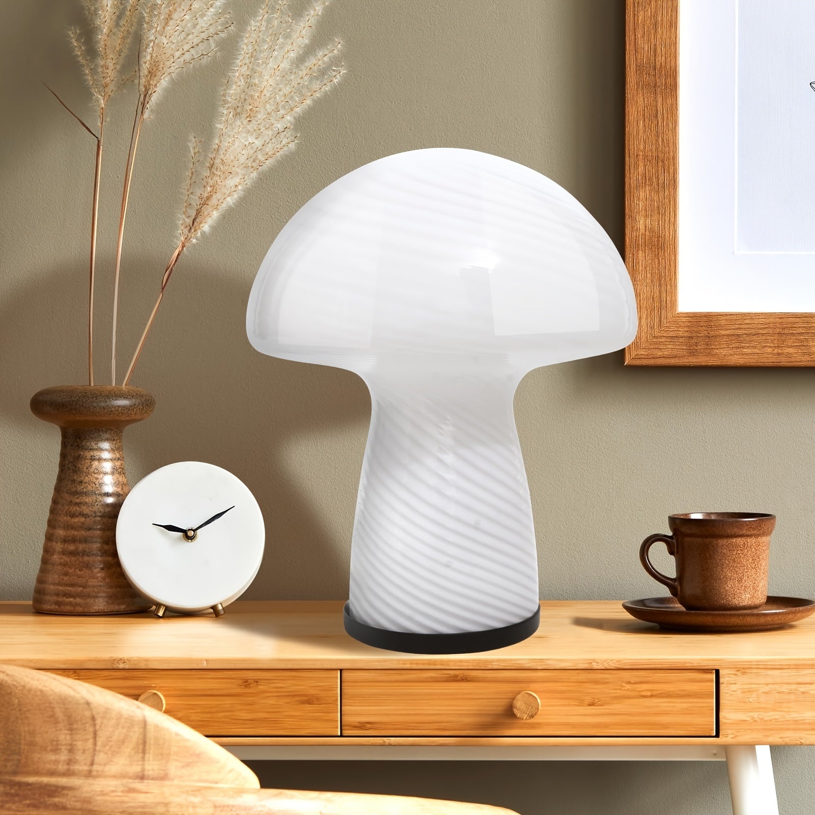 Playful Mushroom Lamp - Refined Atmosphere with a Retro Twist