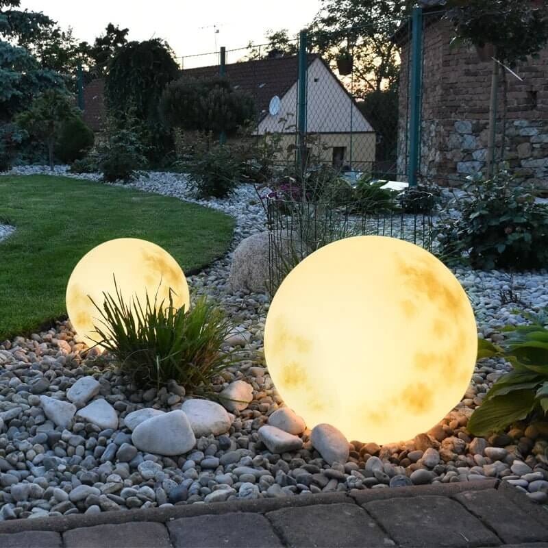 Atmospheric Garden Moon Lamp