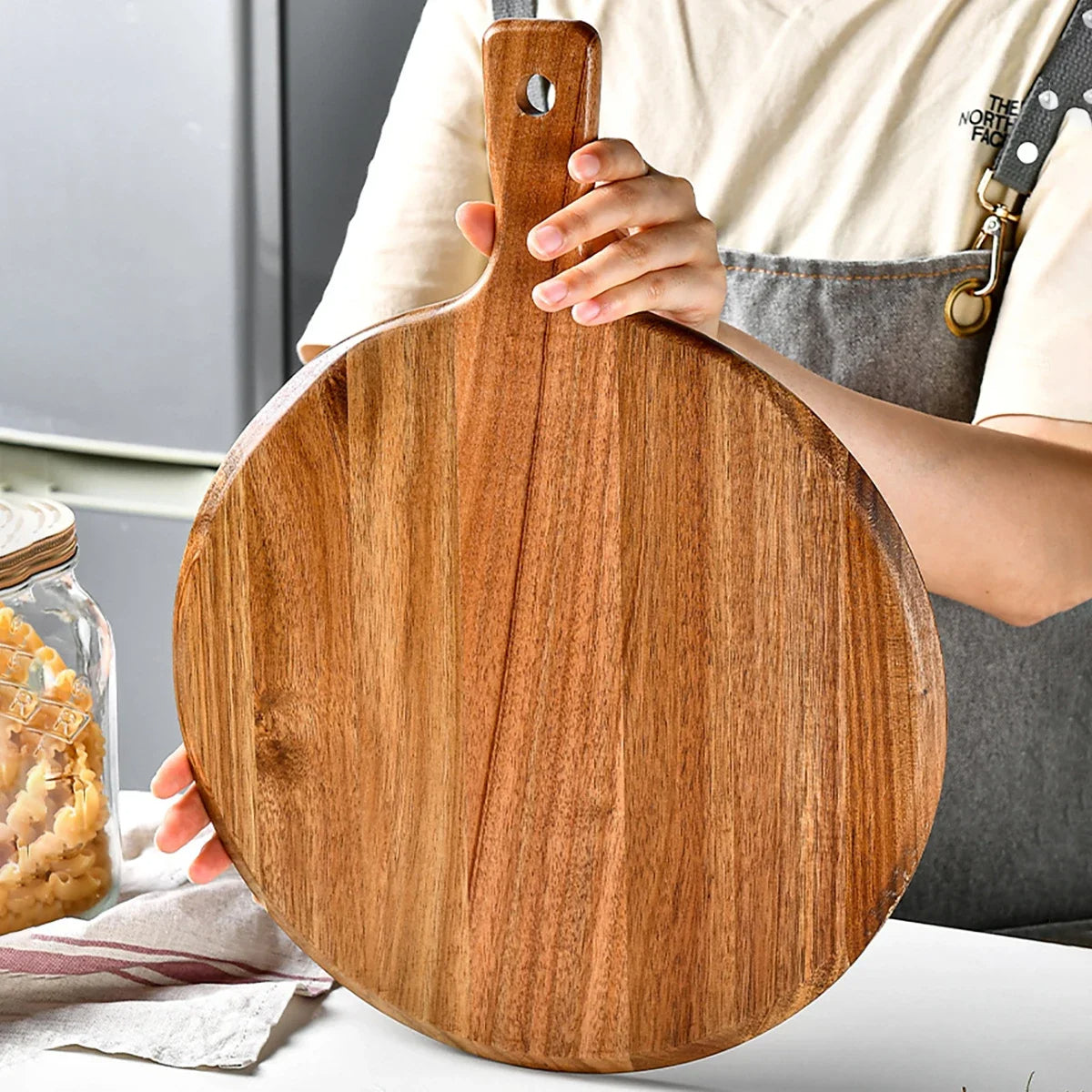 Round Cutting and Serving Board Made of Acacia Wood - Sienna
