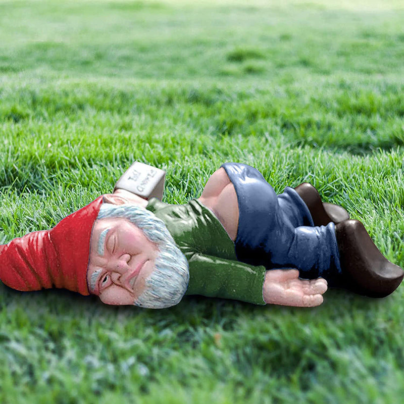 Lazy Larry the Garden Gnome – The Sleepyhead of the Garden