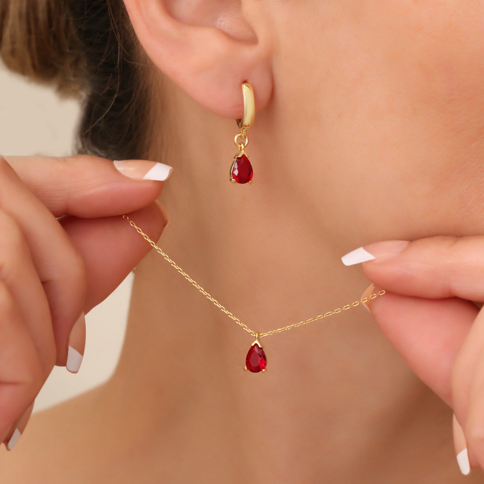 Stylish Garnet Birthstone Jewellery Set – Liora