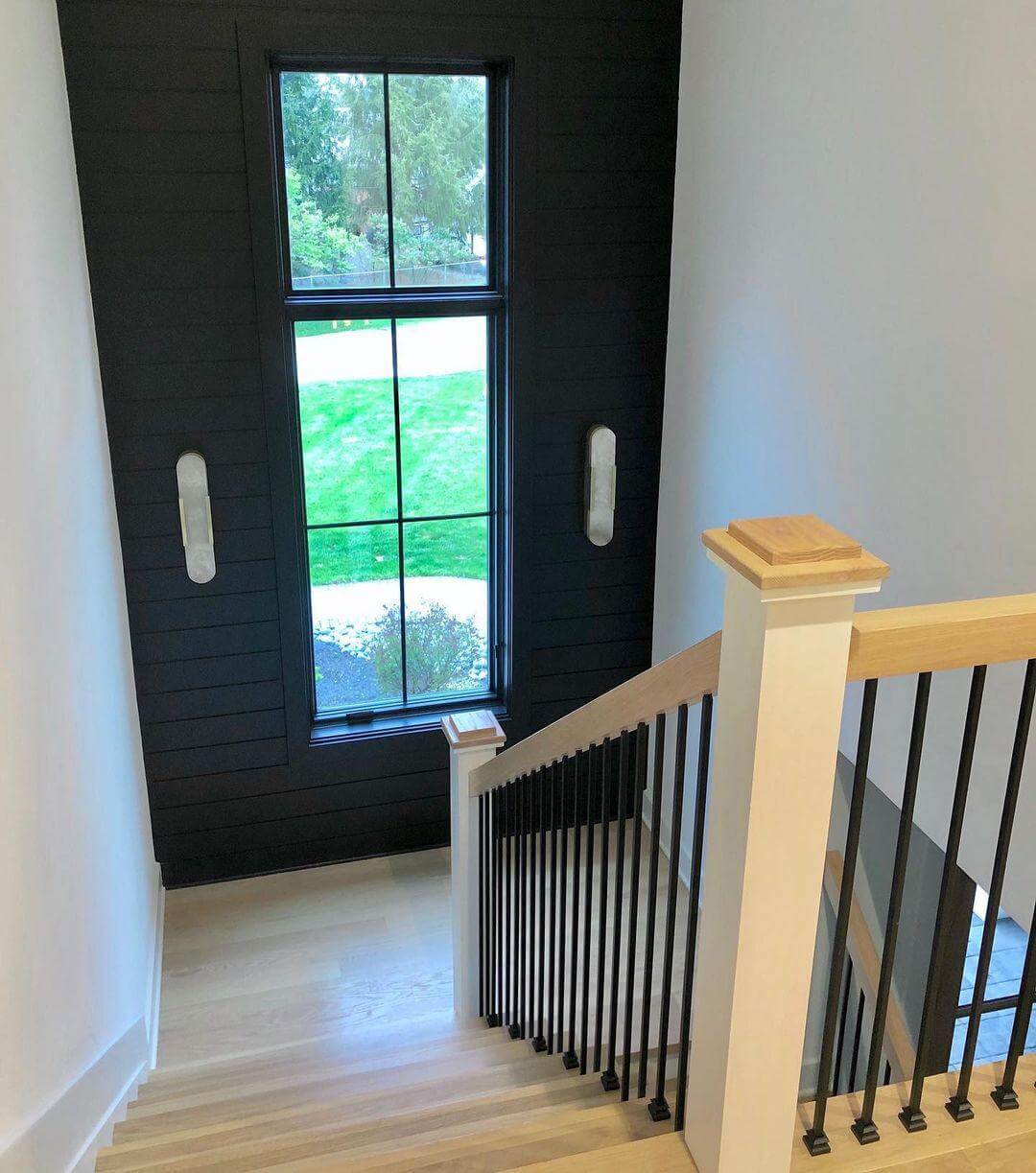 Modern Wall Lamp - Alabaster & Metal