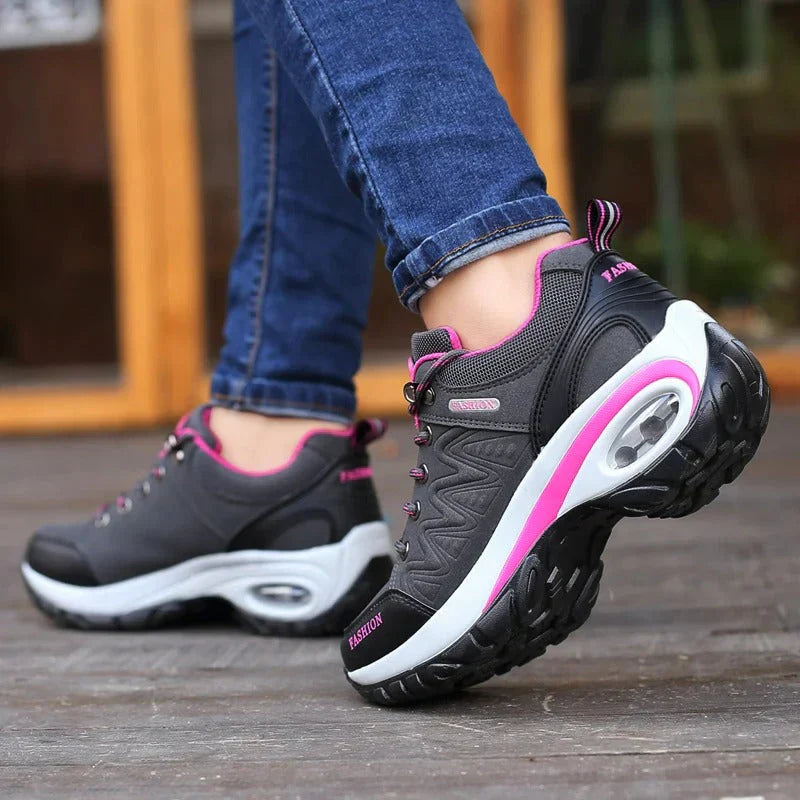 Luna Women's Walking Shoes – Comfort and Durability for Every Adventure