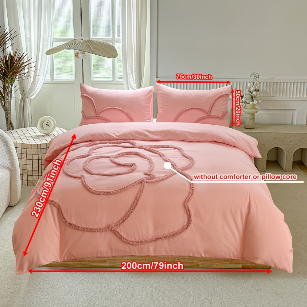 Tufted Bedding Set – Bedspread and Pillowcases with Large Flower Design