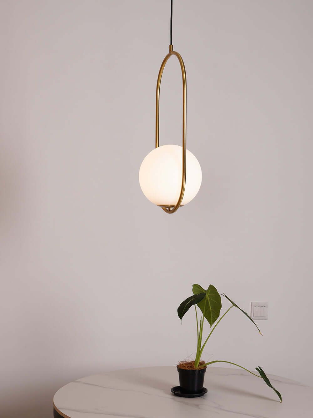 Modern Pendant Light - Elegant & Stylish Design