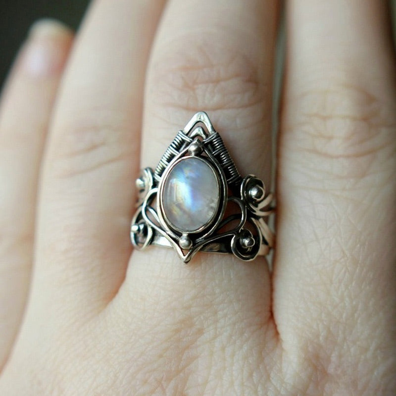 Stylish Vintage Moonstone Ring – Clara