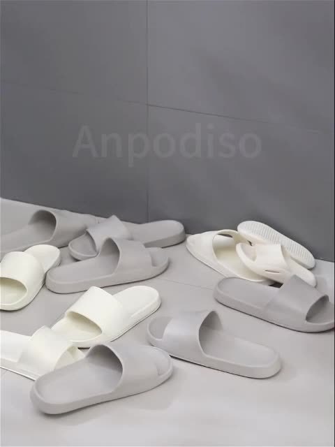 Practical Wall-Mounted Shoe Rack – Space-Saving and Versatile