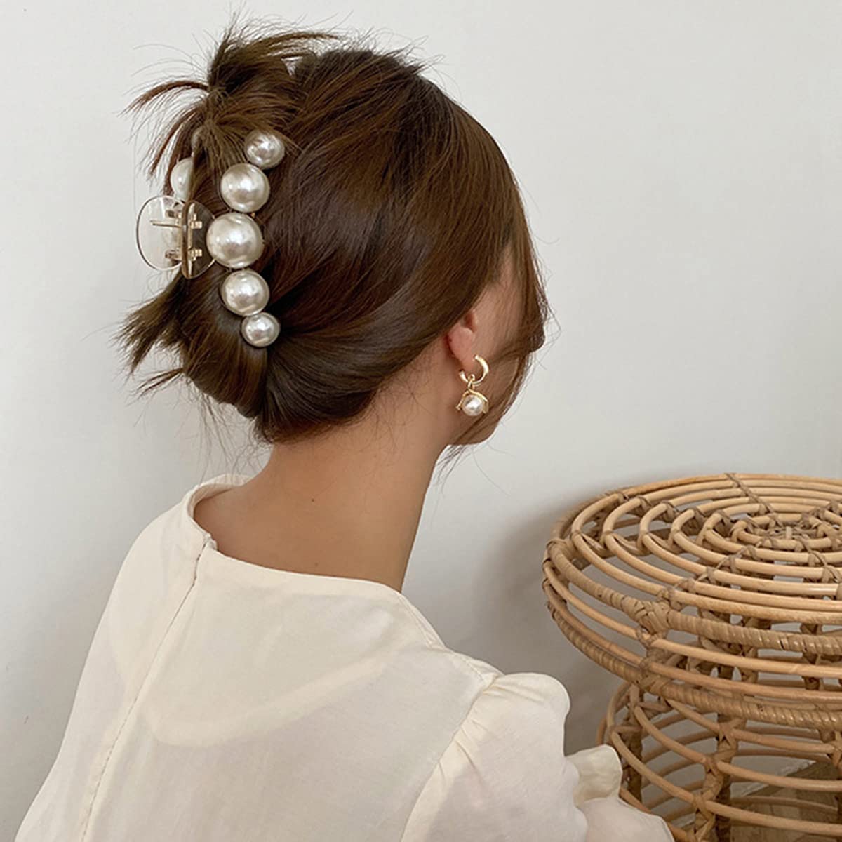 Stylish Pearl Hair Clips - Pack of 4