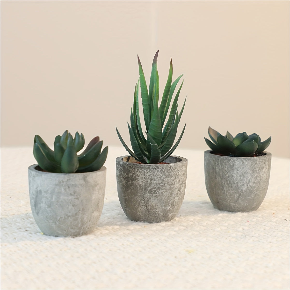 Decorative Mini Artificial Plant Set in Concrete Look – Stylish Green Touch for Any Interior