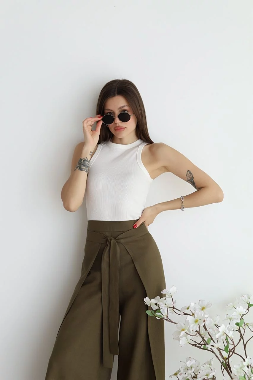 Nuvano | Wide Crop Trousers for Women | High-Waisted Trousers with Wide Legs and Elegant Design