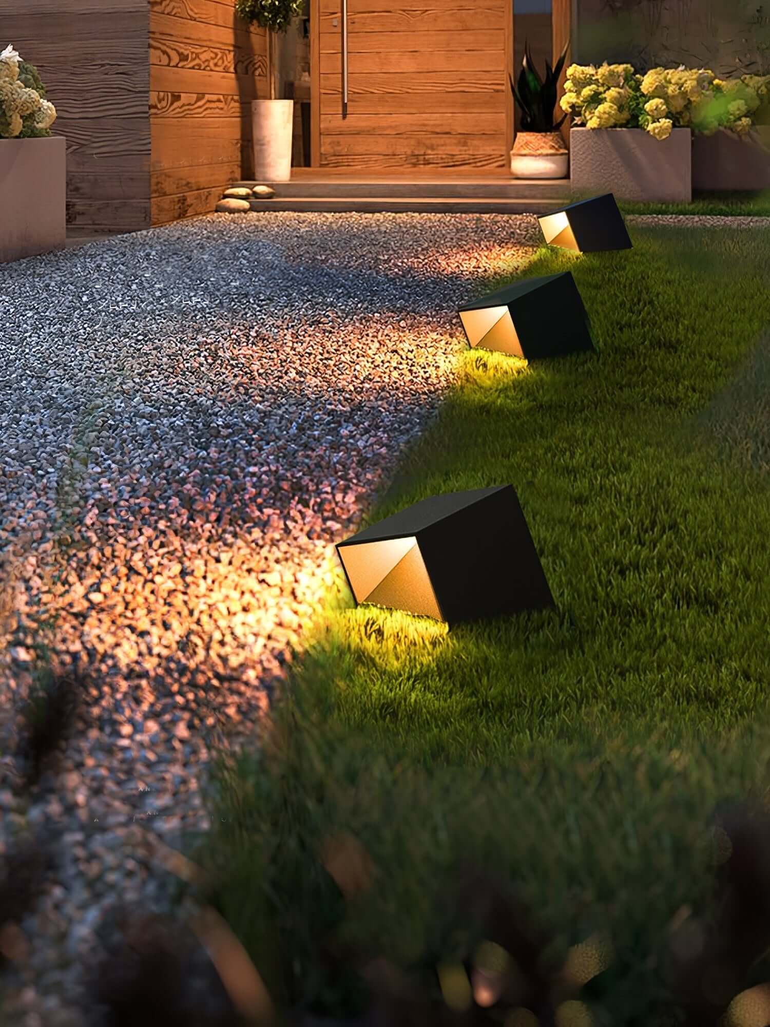 Cube-Shaped Solar Garden Lamp