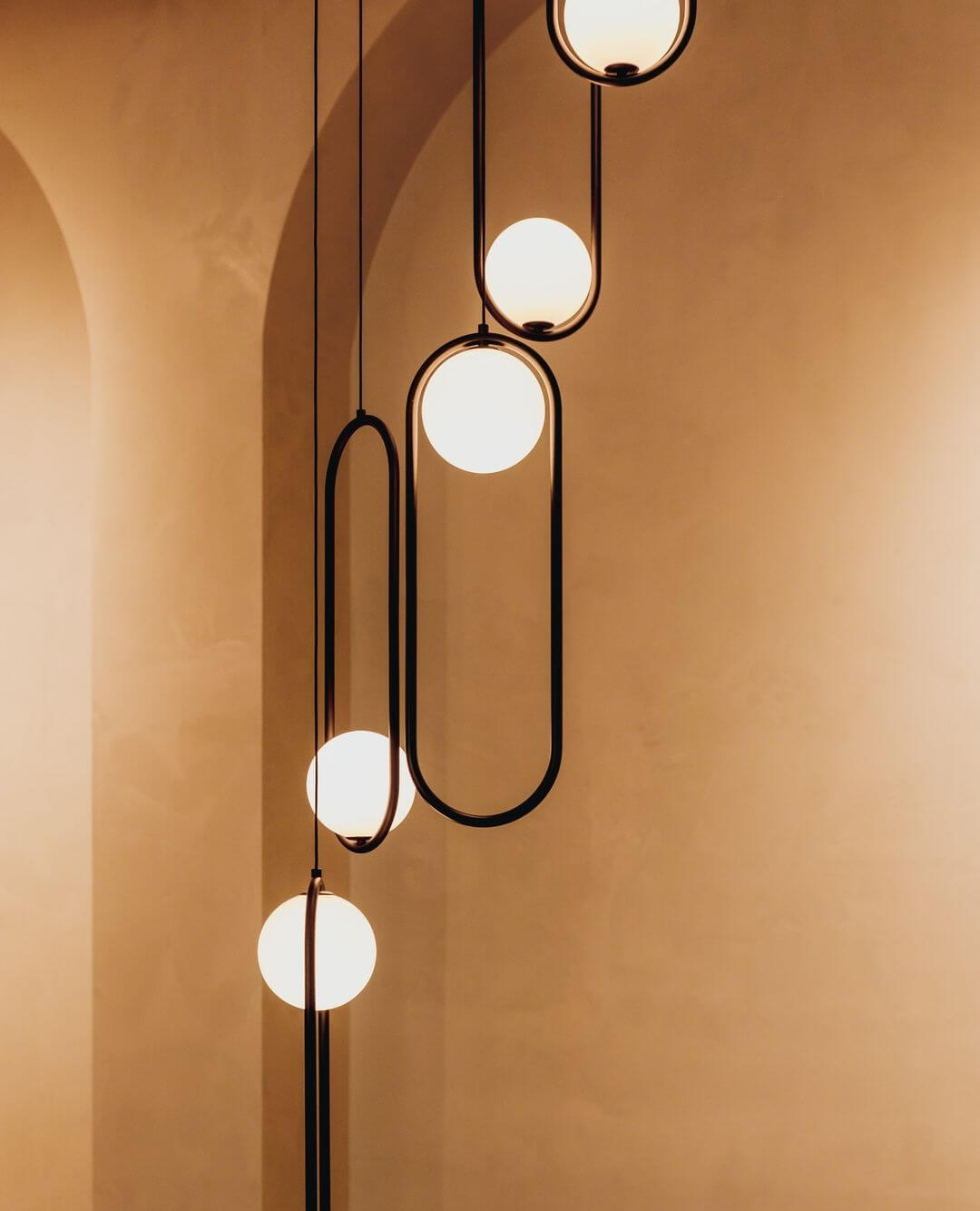 Modern Pendant Light - Elegant & Stylish Design