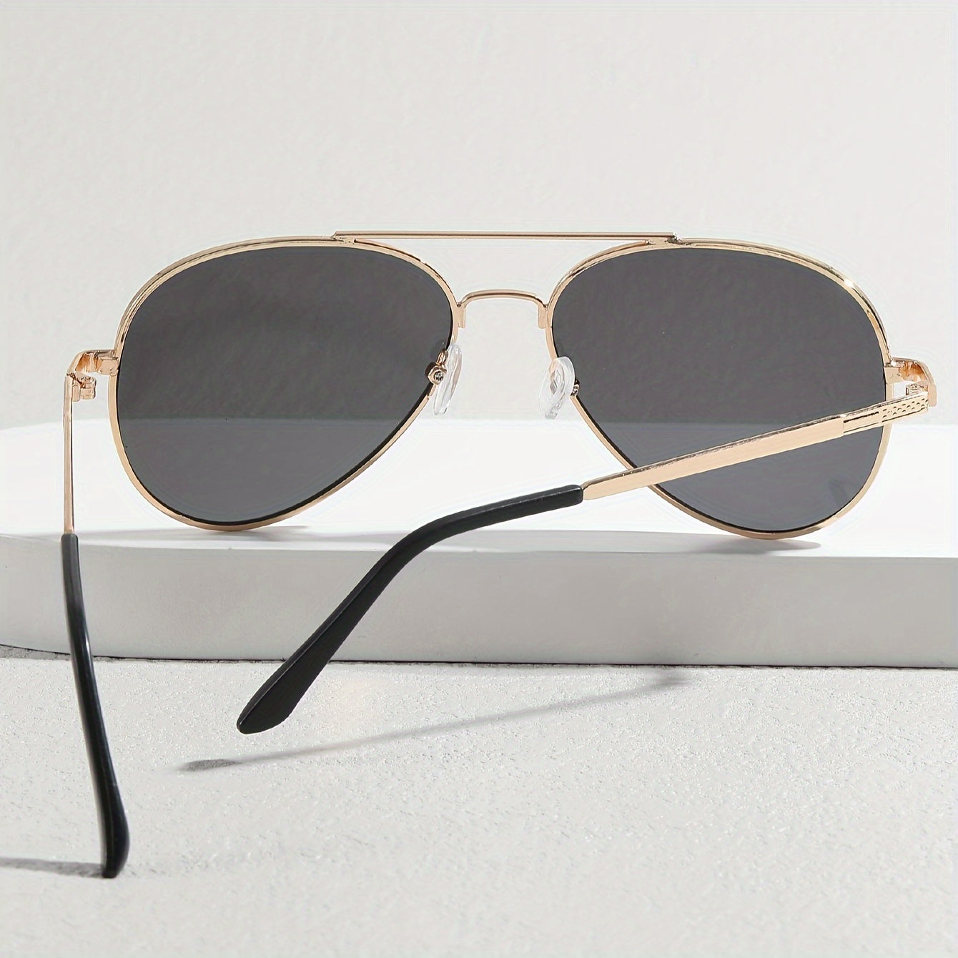 Pilot Sunglasses for Men – Timeless Design with Metal and Plastic for Daily Use